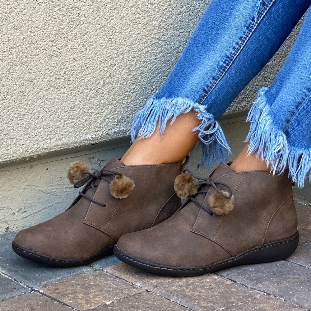 Texas Brown Memory Foam Pom Pom Oxford Bootie - Picture 2 of 9